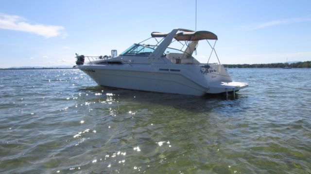 1993 Sea Ray Sundancer 290 DA Aft Cabin