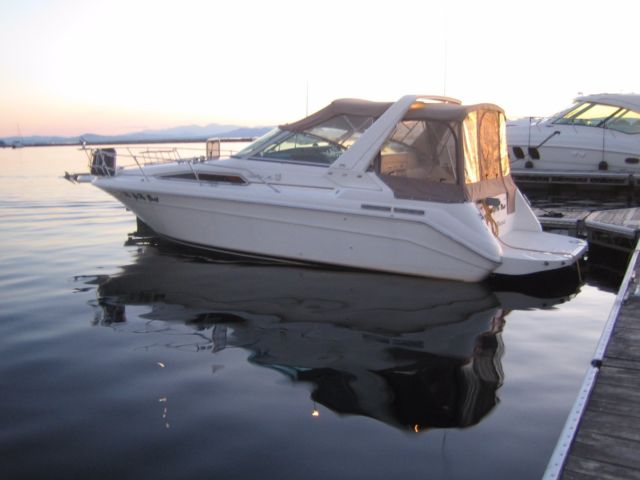 1993 Sea Ray Sundancer 290 DA Aft Cabin
