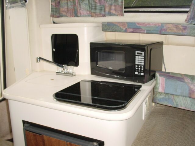 1996 Monterey Cabin Cruiser