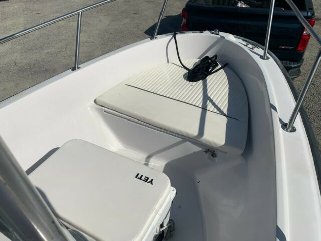 1997 Boston Whaler Outrage 17 Center Console