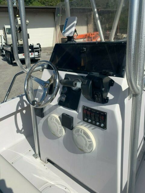 1997 Boston Whaler Outrage 17 Center Console