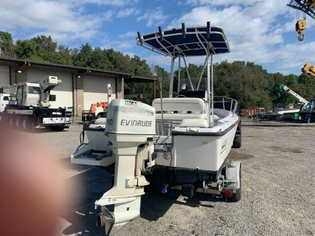 1997 Boston Whaler Outrage 17 Center Console