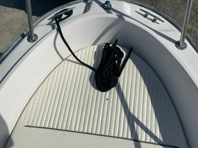 1997 Boston Whaler Outrage 17 Center Console