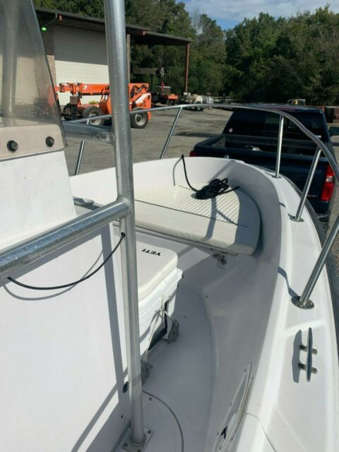 1997 Boston Whaler Outrage 17 Center Console