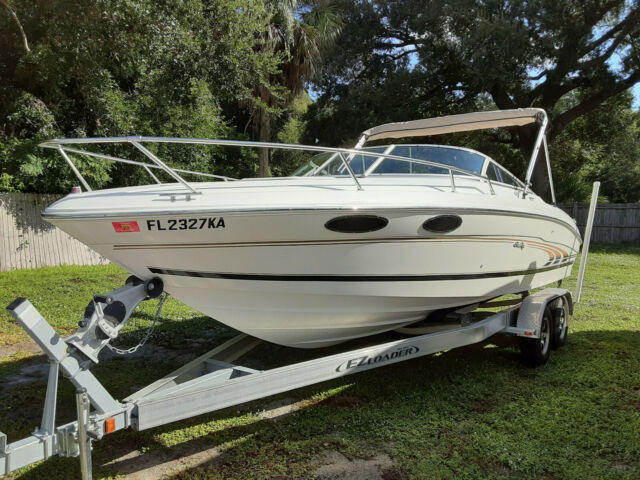 1997 Sea Ray 230 Signature Cuddy Cabin