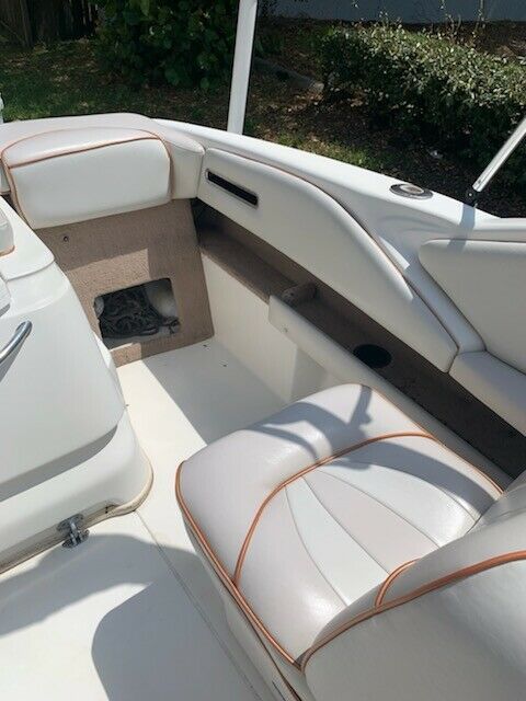 1997 Sea Ray 230 Signature Cuddy Cabin