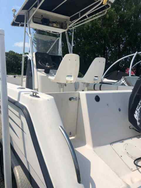 1999 Hydra-Sports 20 CC Center Console