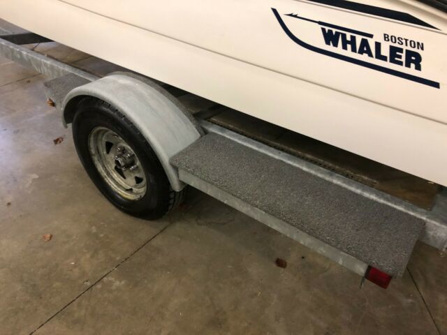 2000 Boston Whaler 150 E-Tec Center Console