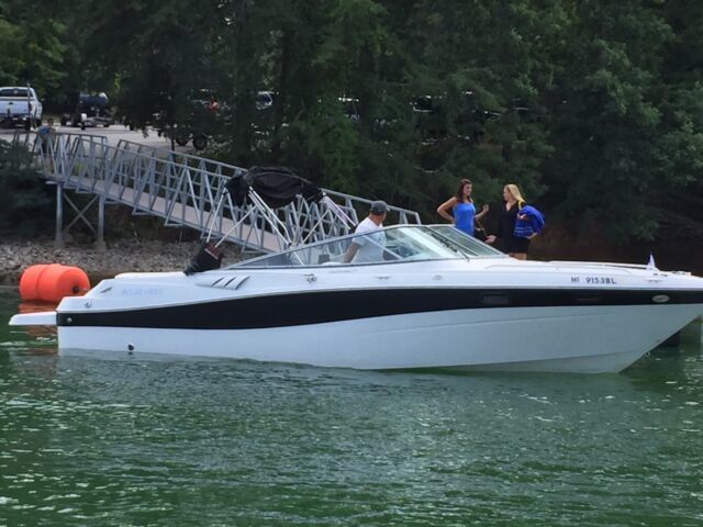 2000 Four Winns 285 Sundowner Twin 350 engines Cuddy cabin