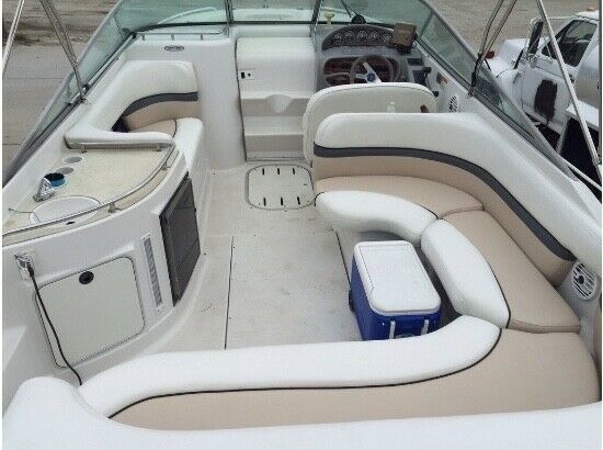 2000 Four Winns 285 Sundowner Twin 350 engines Cuddy cabin