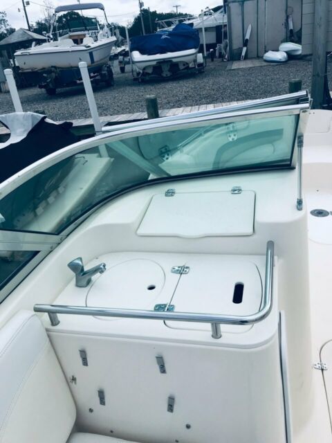 2000 Rinker 246 Fiesta Vee