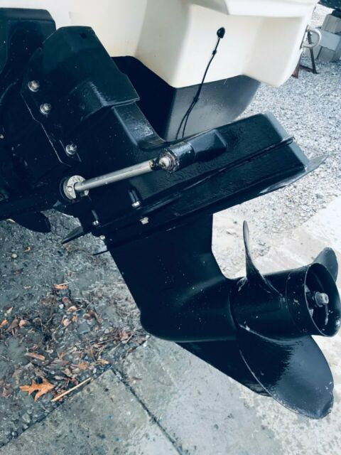 2000 Rinker 246 Fiesta Vee