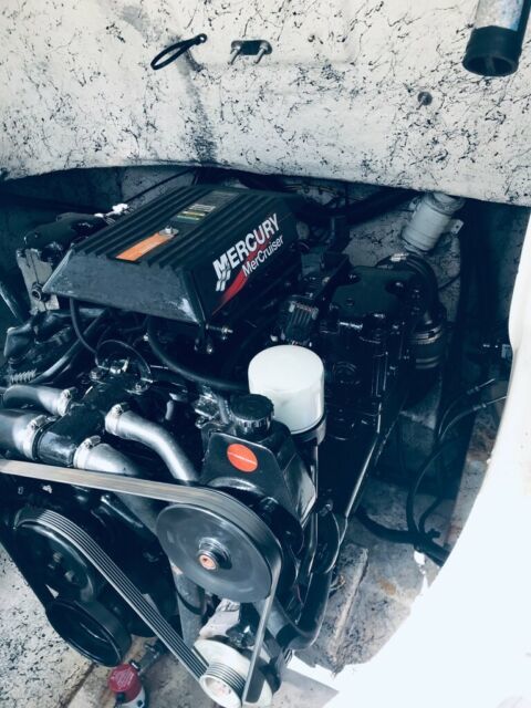 2000 Rinker 246 Fiesta Vee