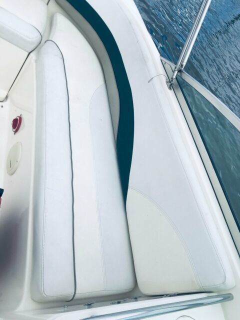 2000 Rinker 246 Fiesta Vee