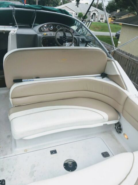 2001 Four Winns Vista 248 Aft Cabin