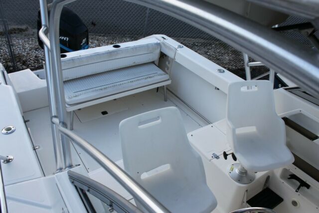 1997 Sea Ray Conquest Twenty-Three Sport Fisherman