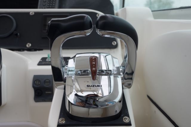 2002 Wellcraft 290 Coastal Walk Around