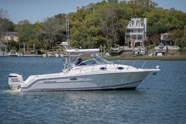 2002 Wellcraft 290 Coastal Walk Around