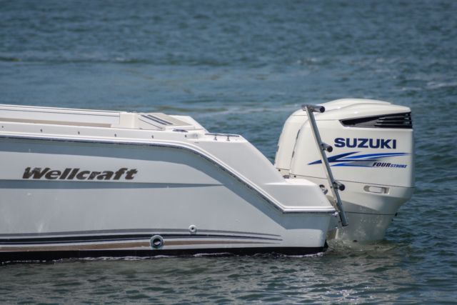 2002 Wellcraft 290 Coastal Walk Around