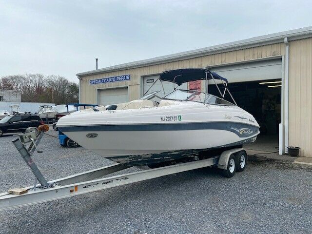 2003 Rinker 232 Captiva Bowrider