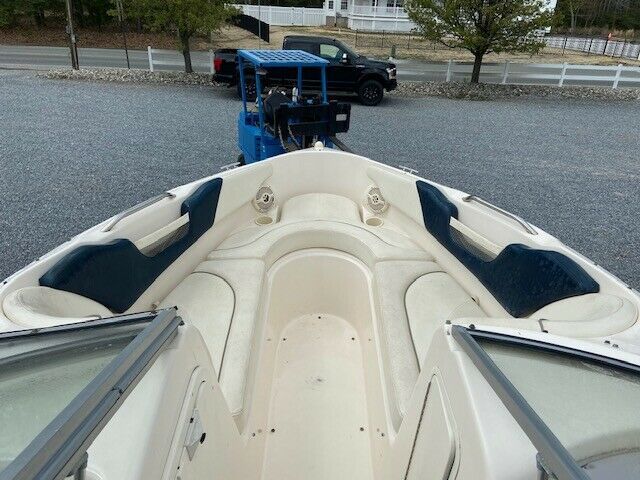 2003 Rinker 232 Captiva Bowrider