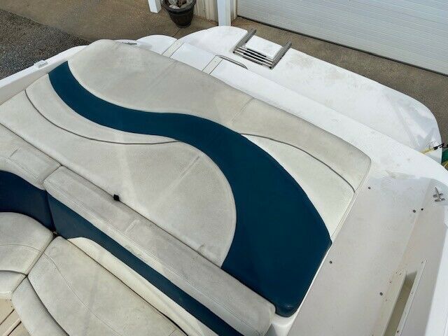 2003 Rinker 232 Captiva Bowrider