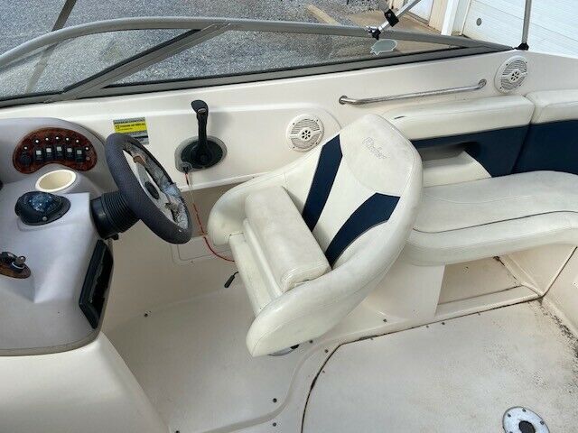 2003 Rinker 232 Captiva Bowrider