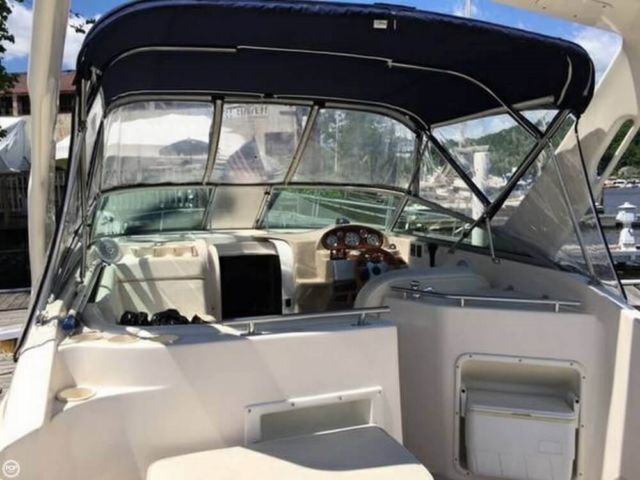2003 Rinker 270 Fiesta Vee Cruiser (Power)