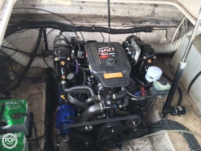 2003 Rinker 270 Fiesta Vee Cruiser (Power)