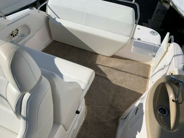 2004 Regal Commodore 2665 cruiser