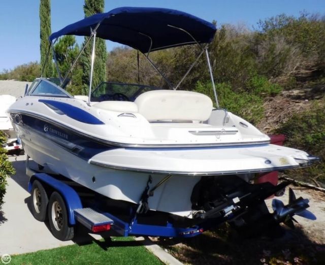 2005 Crownline 220 EX Deck