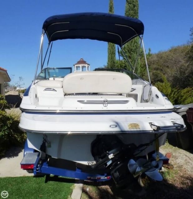 2005 Crownline 220 EX Deck