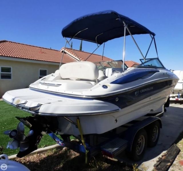 2005 Crownline 220 EX Deck