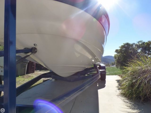 2005 Crownline 220 EX Deck