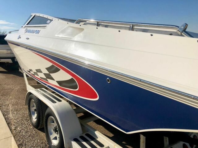 2005 Fountain 27 Fever Cuddy cabin