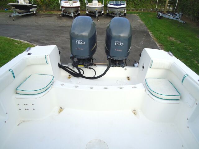 2005 Key Largo 2300WA Walk-around