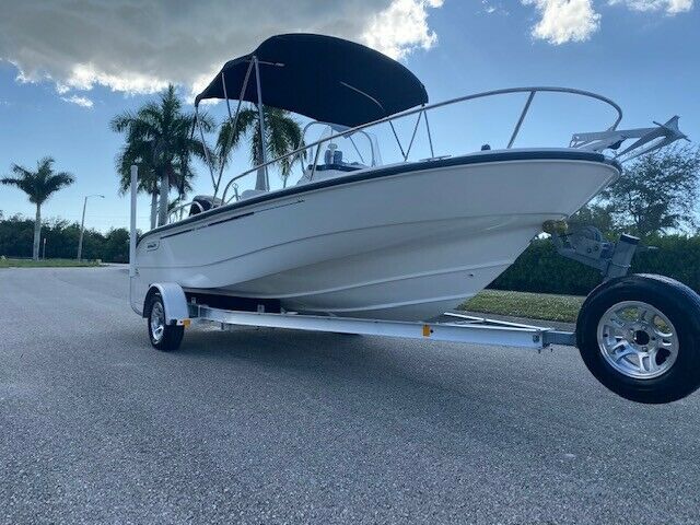 2006 Boston Whaler 180 Dauntless Fishing Boat
