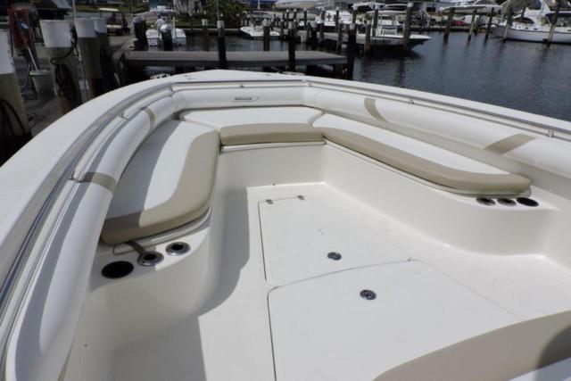 2006 Boston Whaler 320 Outrage