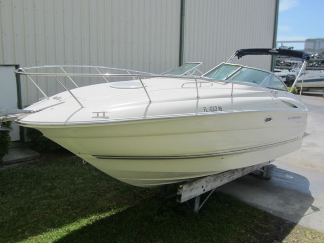 2006 Monterey 250 Sport Cruiser cuddi cabin