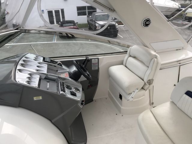 2006 Monterey 350 Sport Yacht Cruiser