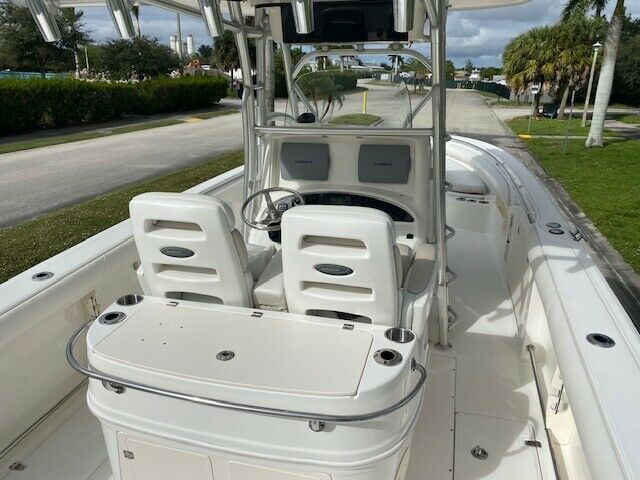 2007 Boston Whaler 320 Outrage Center Console