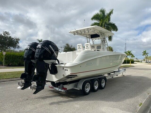 2007 Boston Whaler 320 Outrage Center Console