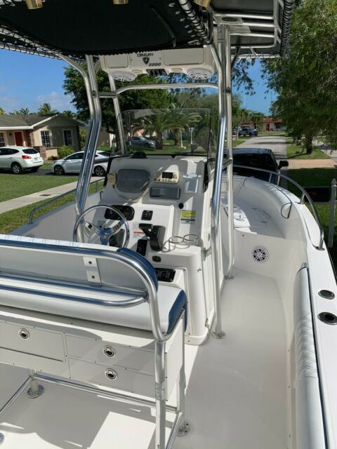 2008 Century 2200 Center Console