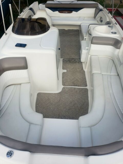 2009 Glastron DS 215 Deck Boat