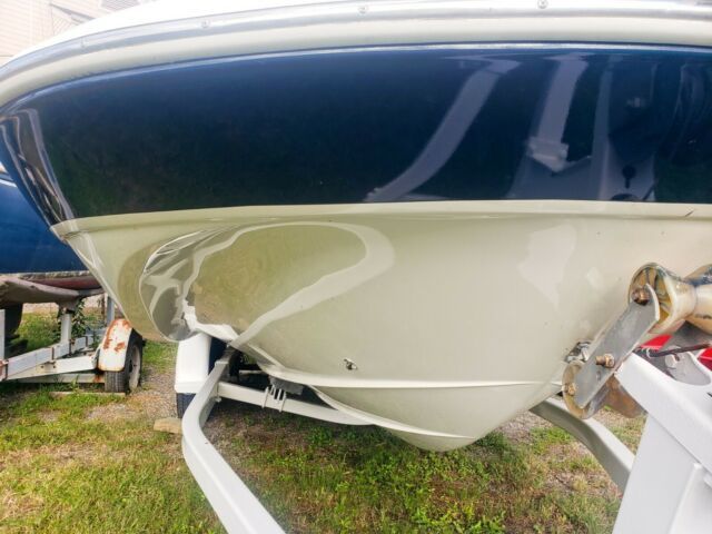 2009 Glastron DS 215 Deck Boat