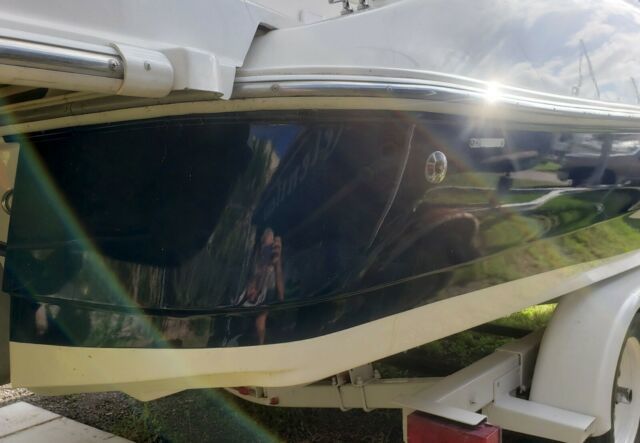 2009 Glastron DS 215 Deck Boat