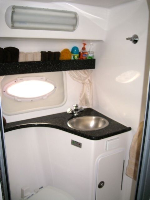 2009 Rinker 320 Express Cruiser Express Cruiser