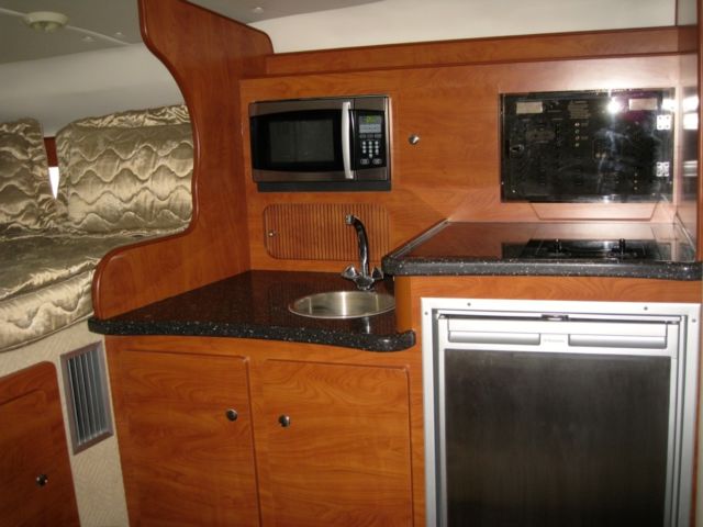 2009 Rinker 320 Express Cruiser Express Cruiser