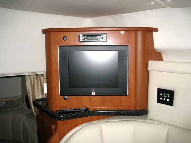 2009 Rinker 320 Express Cruiser Express Cruiser