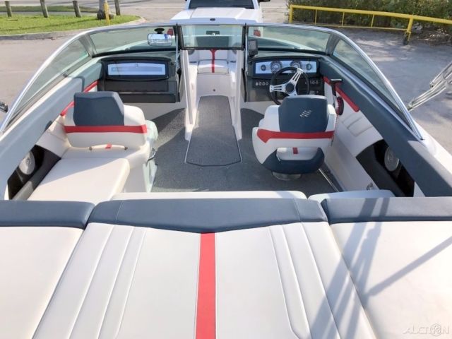 2013 FOUR WINNS H210 Runabout